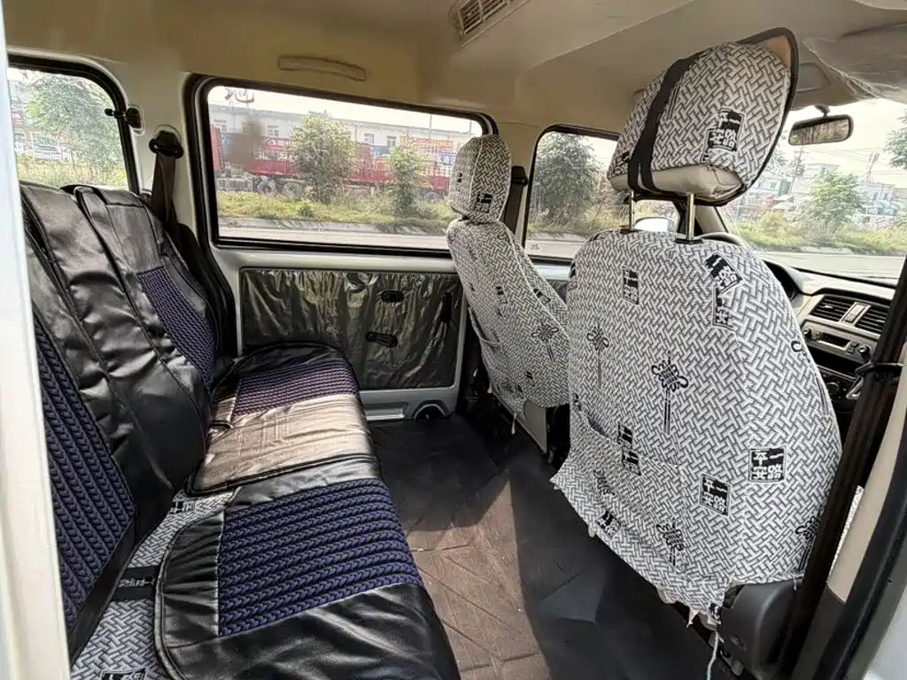 Wuling Rongguang S — миниатюра 16