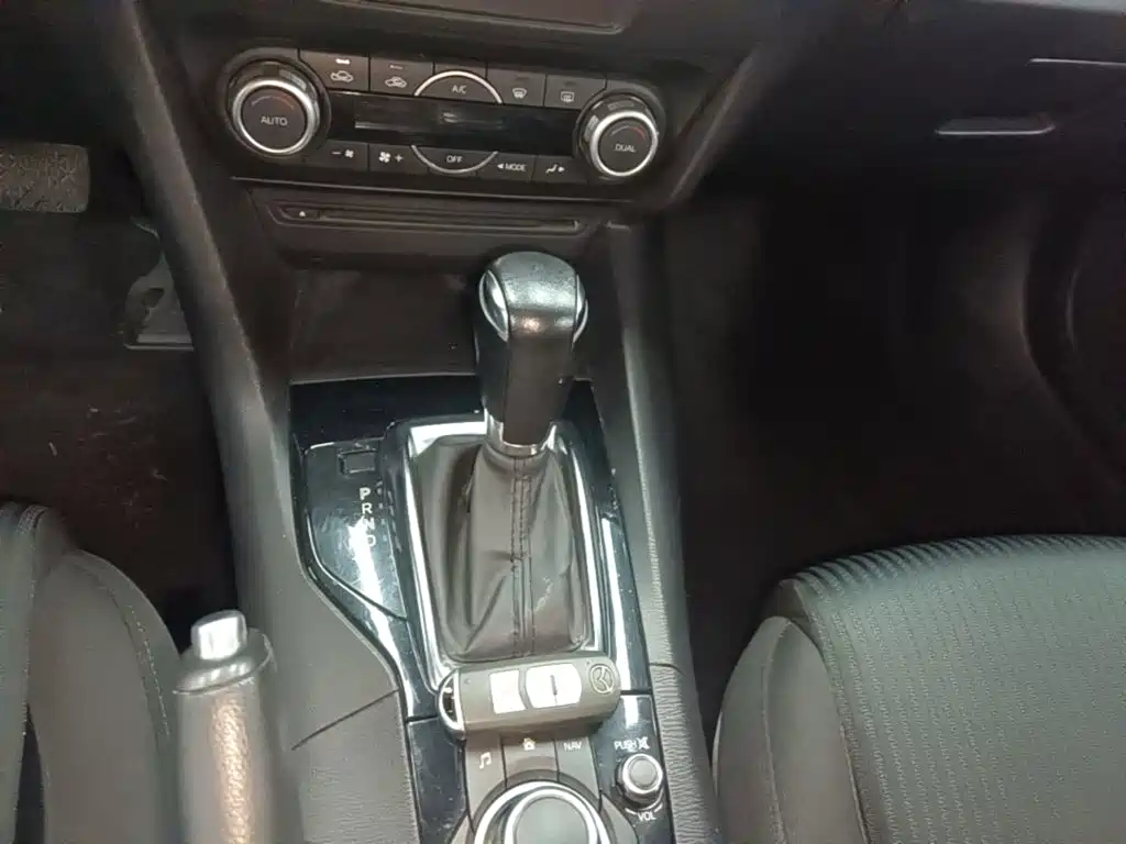 Mazda 3 Axela — миниатюра 14