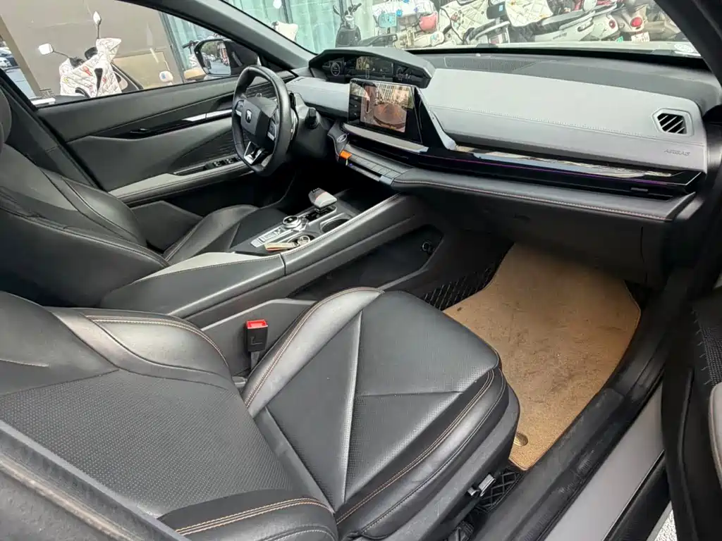 Changan UNI-V 2022 1.5T Luxury