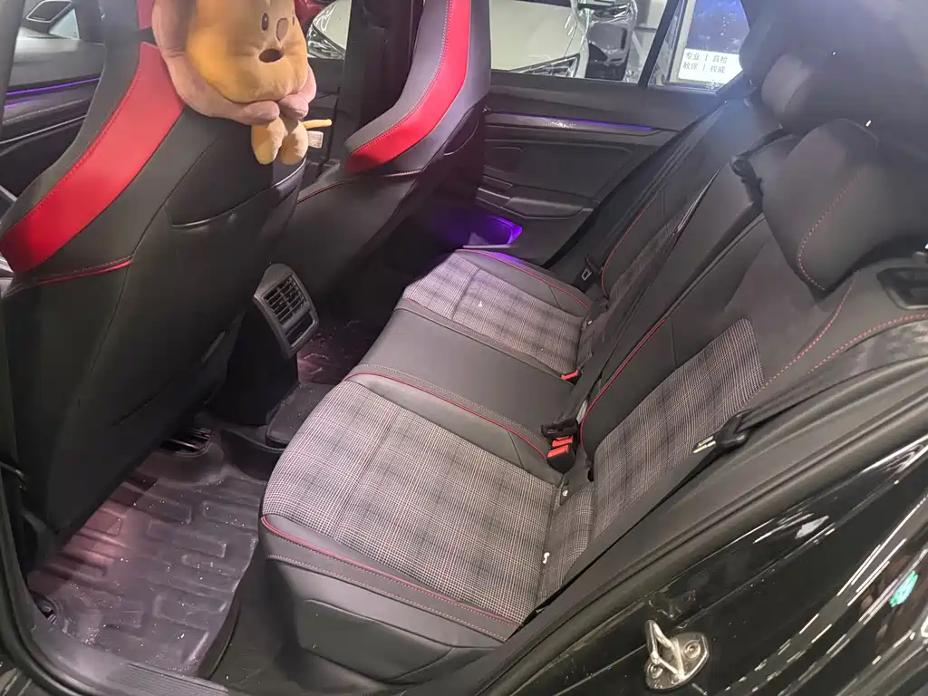Volkswagen Golf GTI — миниатюра 8
