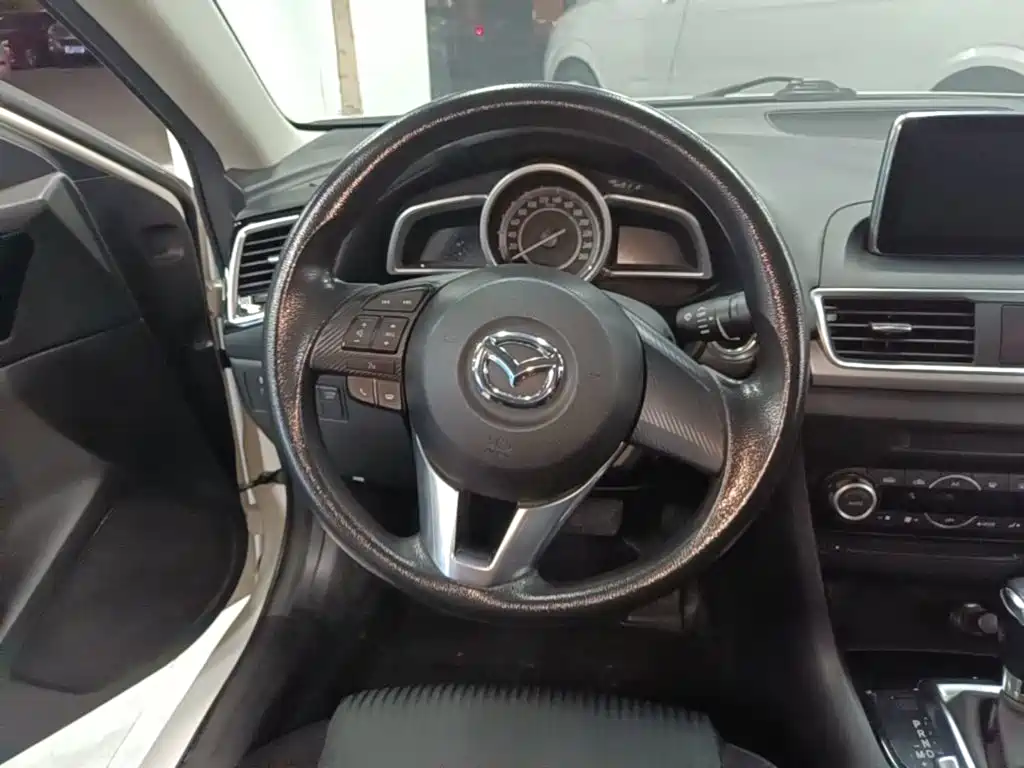 Mazda 3 Axela — миниатюра 11