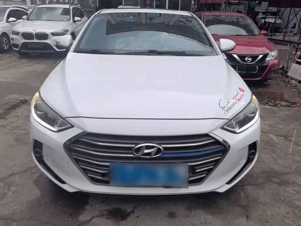 Hyundai Elantra — миниатюра 3