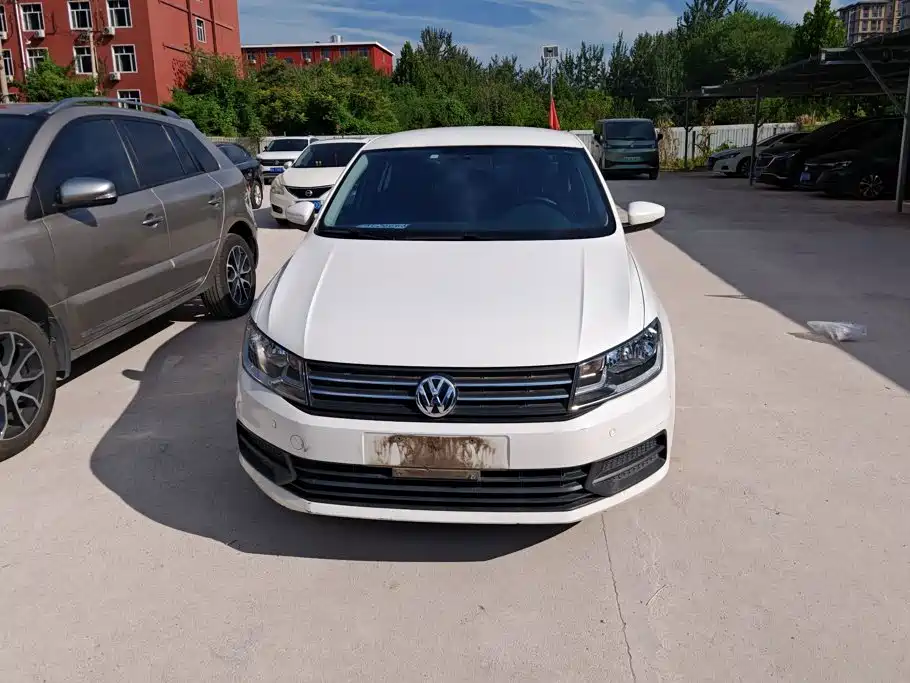 Volkswagen Santana — миниатюра 2