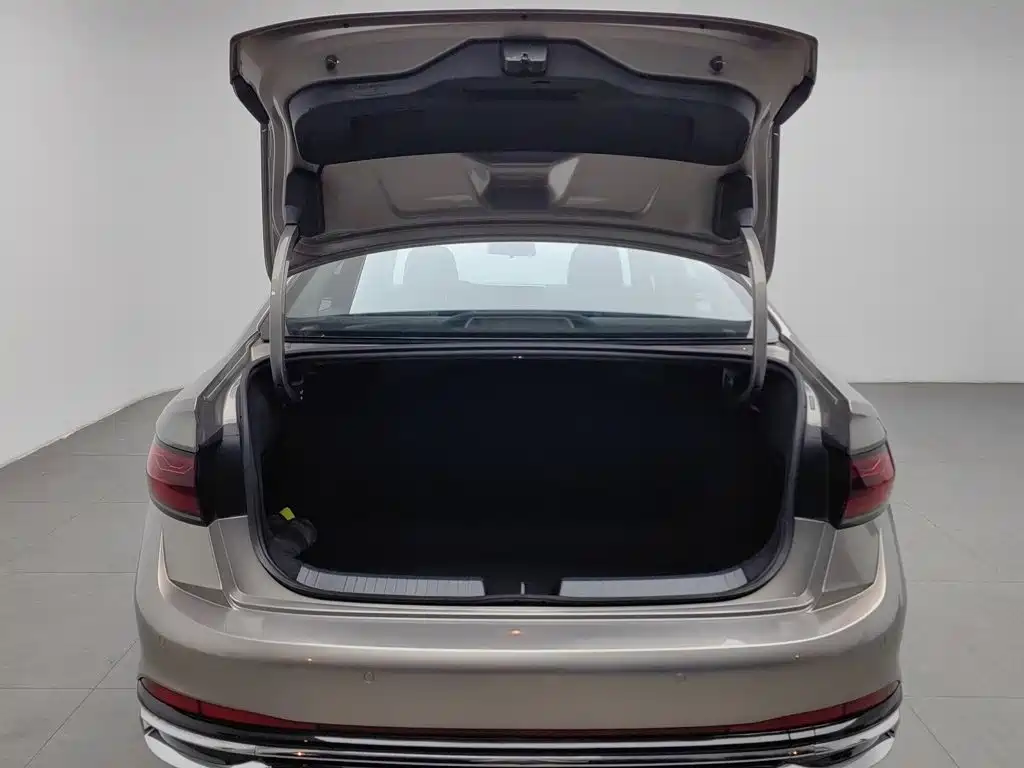 Volkswagen Sagitar — миниатюра 16