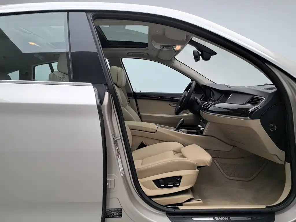 BMW 5 Series GT — миниатюра 23