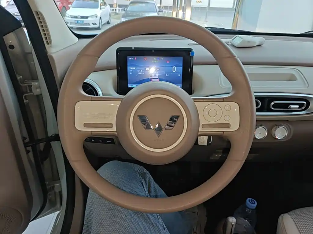 Wuling MINIEV — миниатюра 11