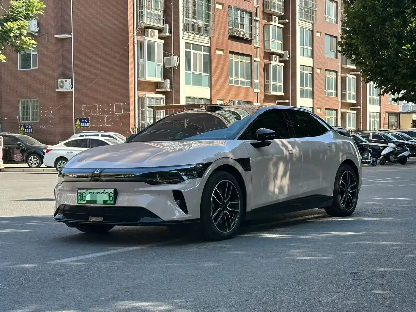 Zeekr 007