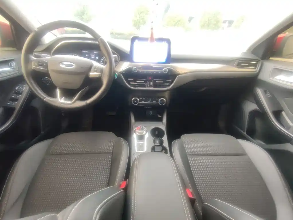 Ford Focus — миниатюра 6