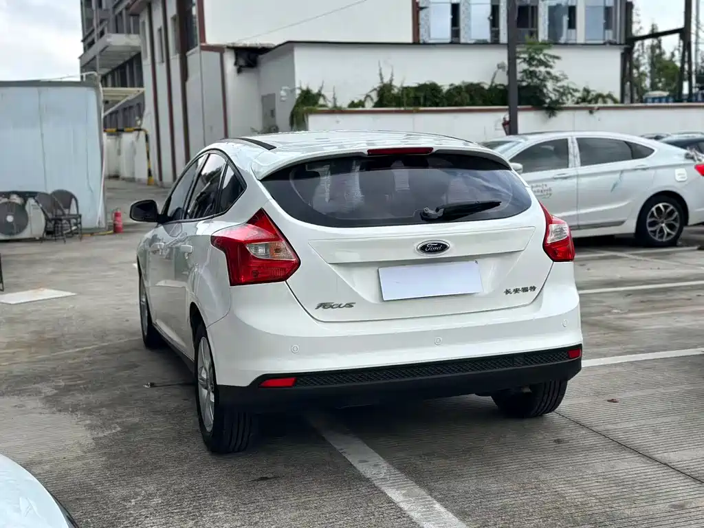 Ford Focus — миниатюра 7