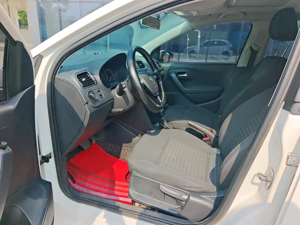 Volkswagen Polo — миниатюра 8