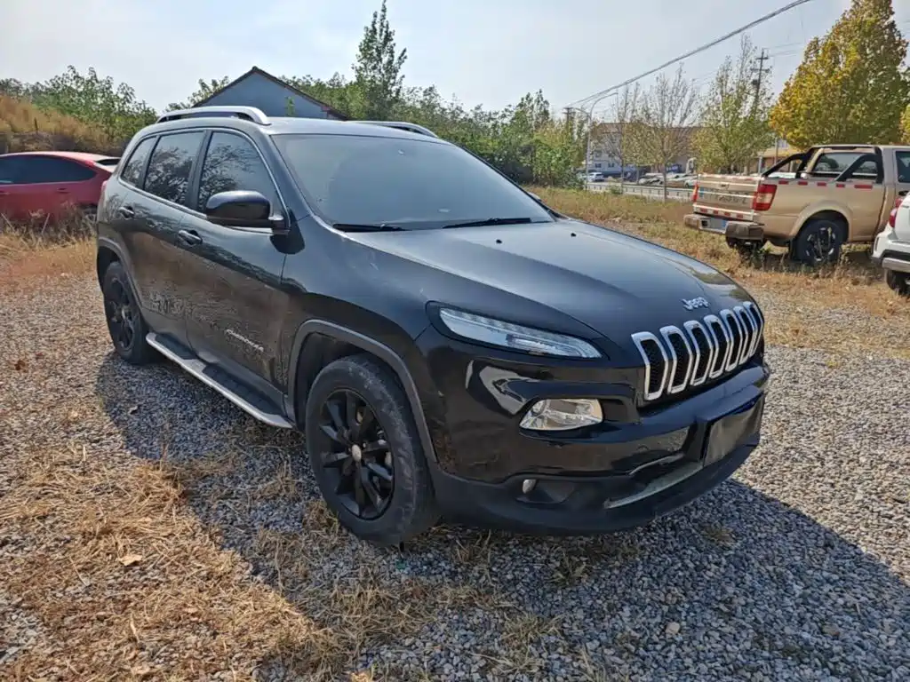 Jeep Cherokee — миниатюра 4