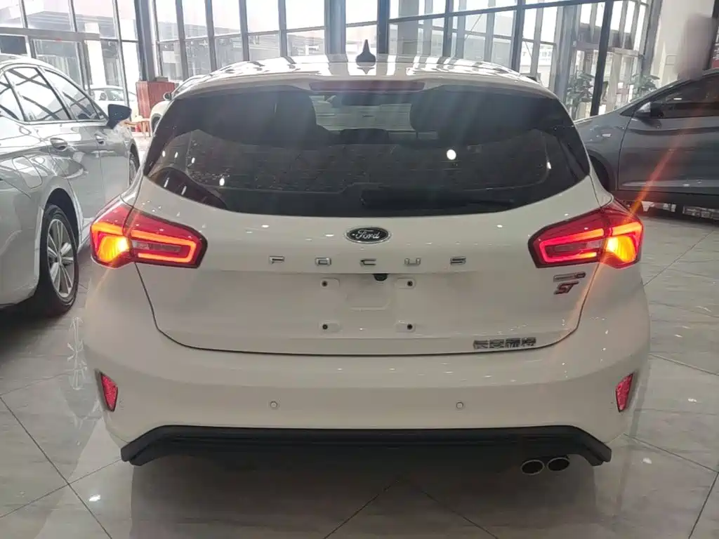 Ford Focus — миниатюра 6