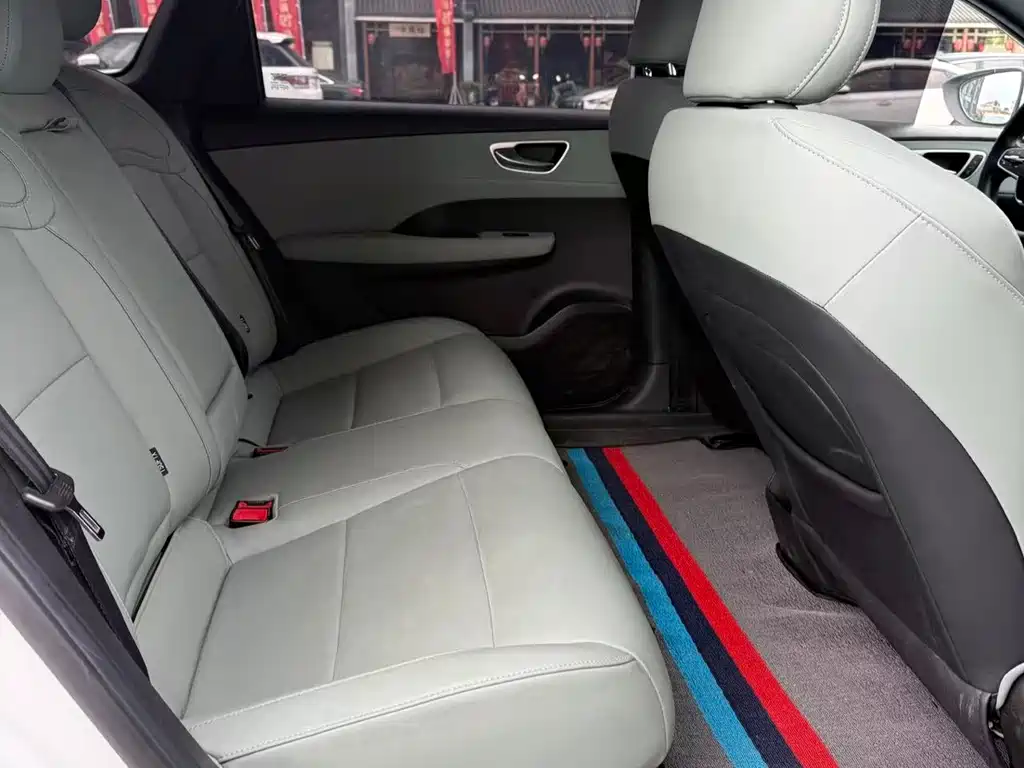 Roewe Young Wai D6 — миниатюра 13
