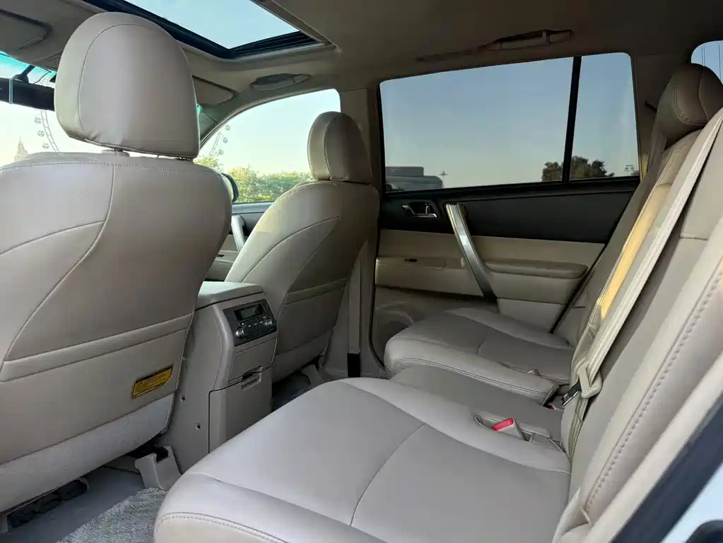 Toyota Highlander — миниатюра 9