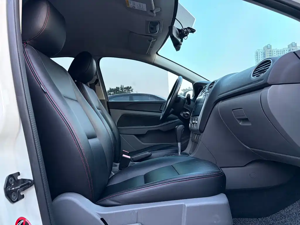 Ford Focus — миниатюра 10