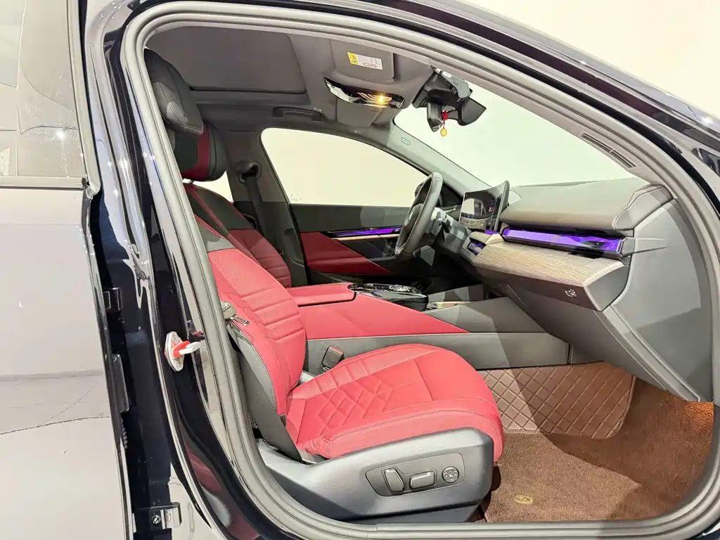 BMW 5 Series — миниатюра 21