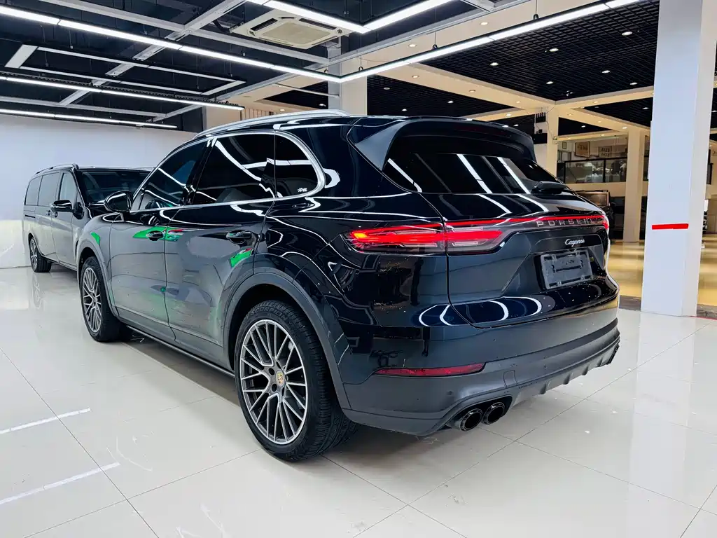Porsche Cayenne — миниатюра 15
