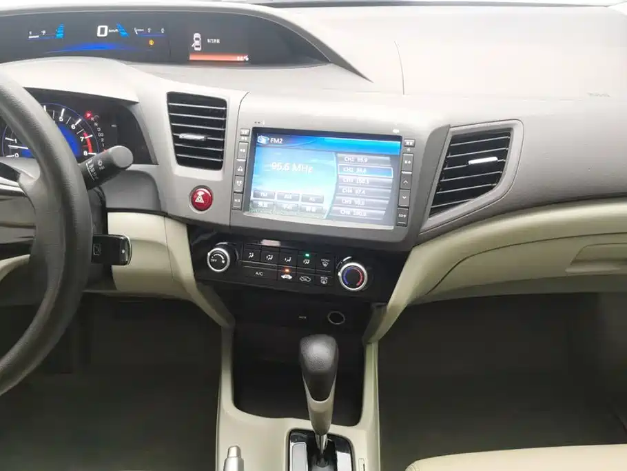 Honda Civic — миниатюра 13