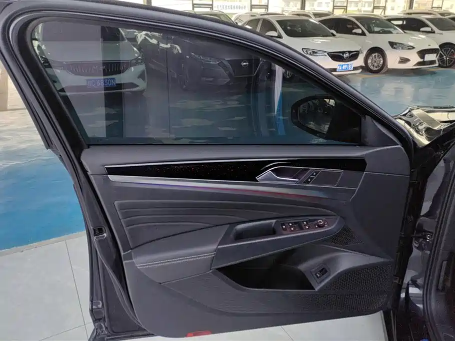 Volkswagen Passat 2022 330TSI Elite