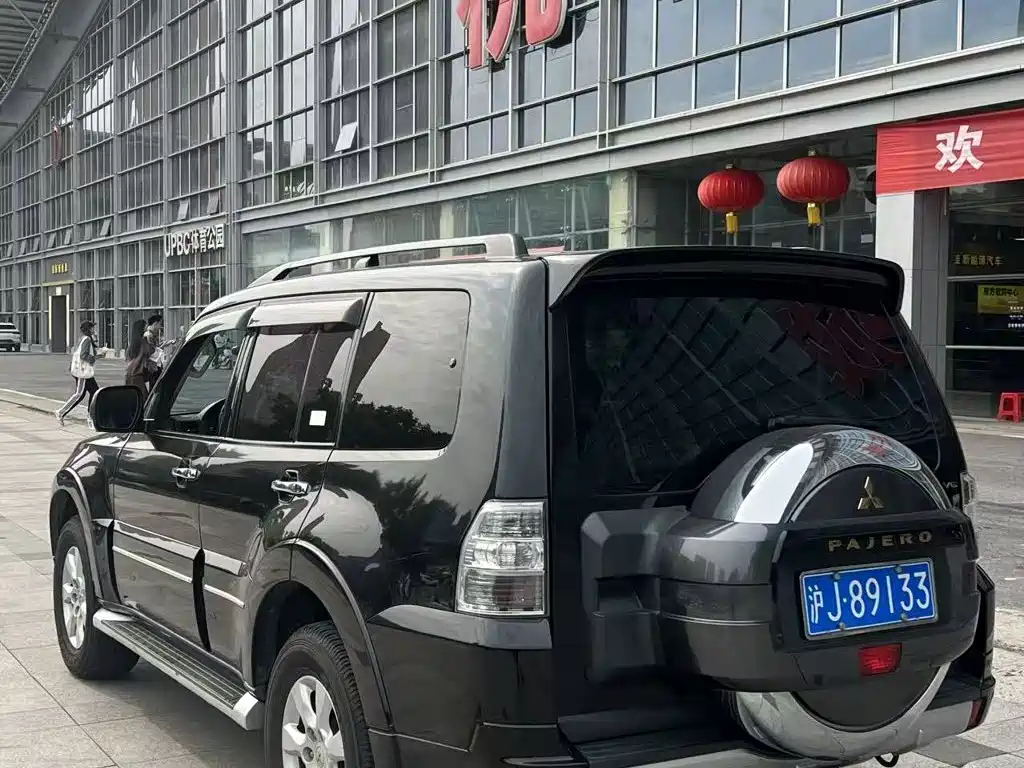 Mitsubishi Pajero (Import) — миниатюра 4