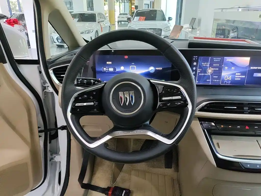 Buick GL8 Hybrid — миниатюра 11