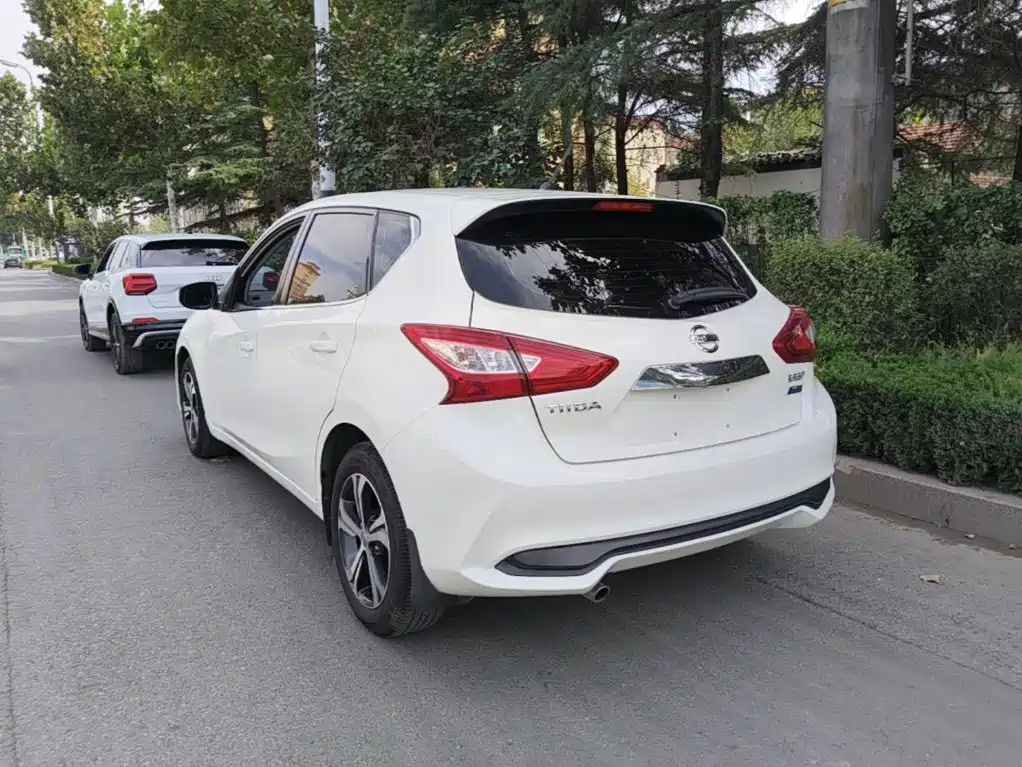 Nissan Tiida — миниатюра 5