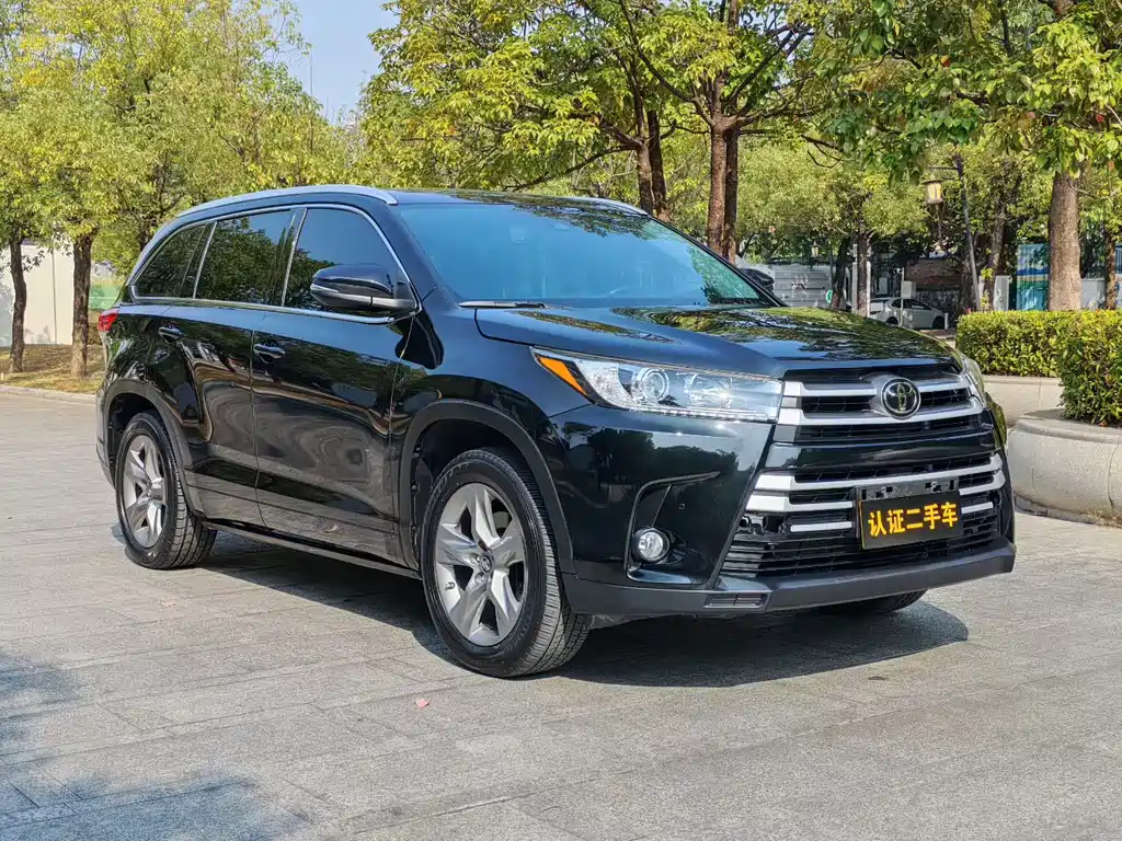 TOYOTA HIGHLANDER