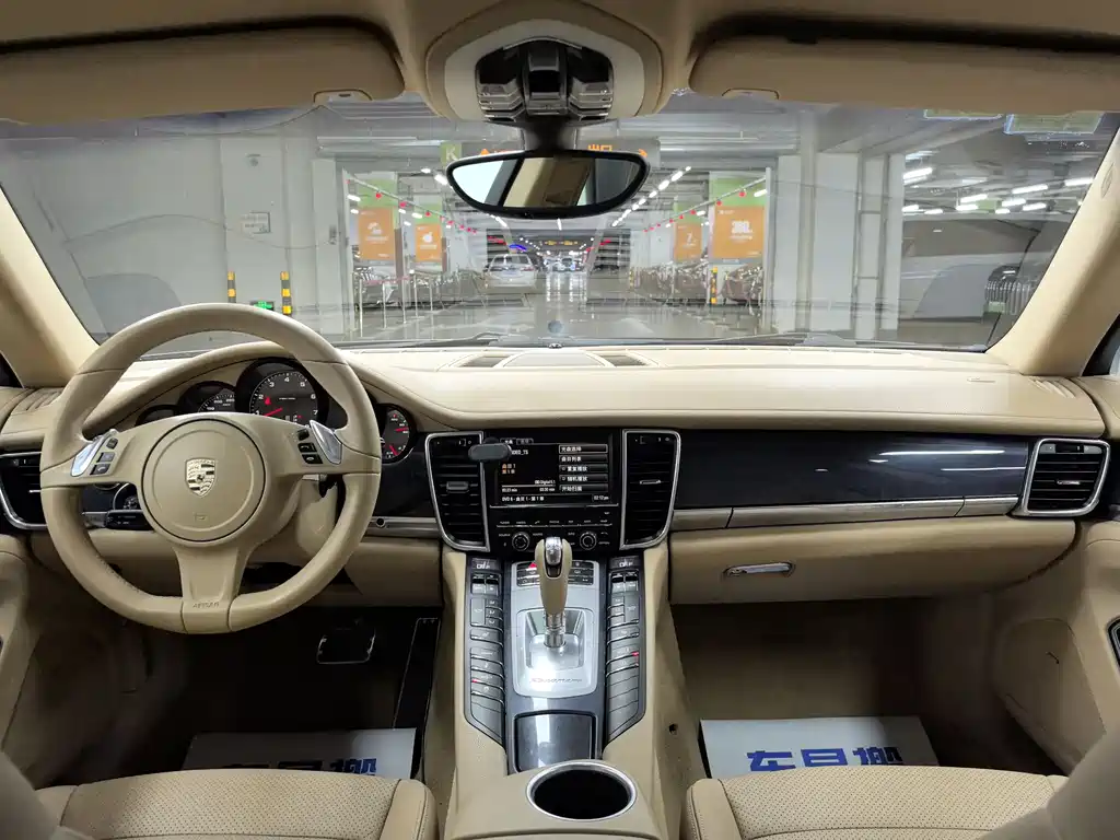 Porsche Panamera 2013 Panamera 4 Platinum Edition 3.6L