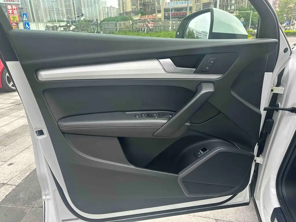 Audi Q5L 2018 40 TFSI Fashion V