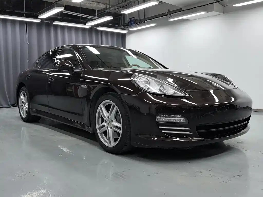 Porsche Panamera 2013 Panamera 4 Platinum Edition 3.6L