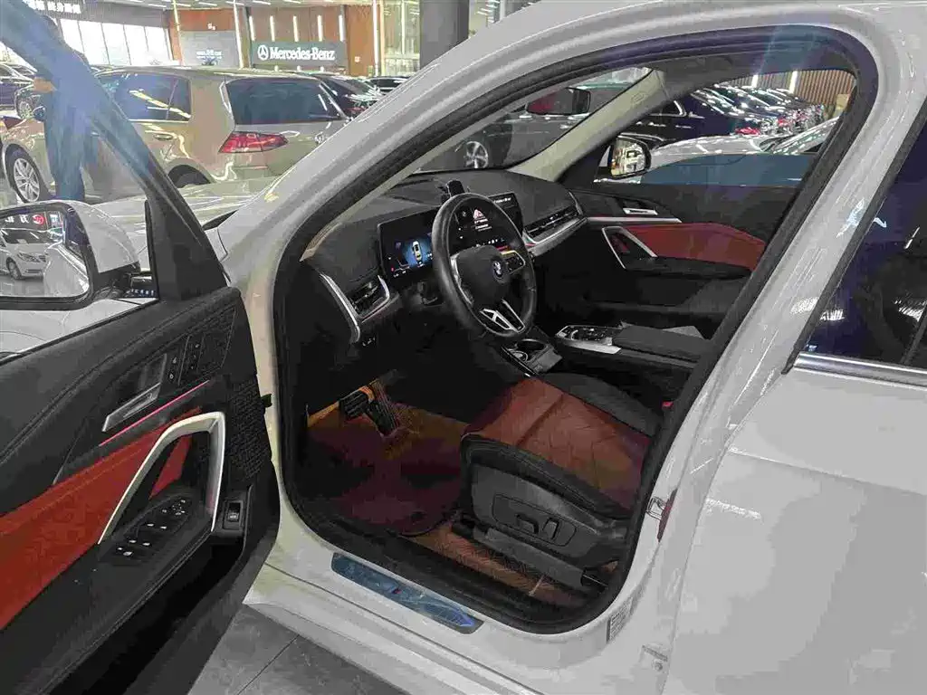 BMW iX1 — миниатюра 11