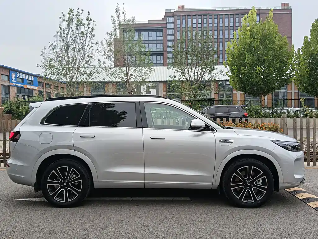 HONGMENG ZHIXING ASK THE WORLD M7