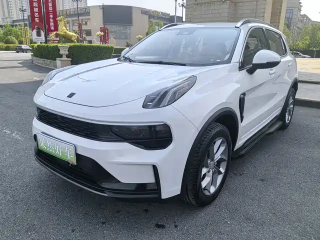 2023 Lynk & Co 01
