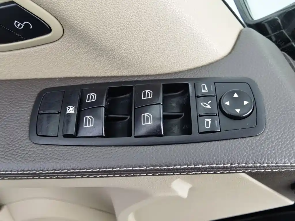 Mercedes-Benz R 2011 R 300 L