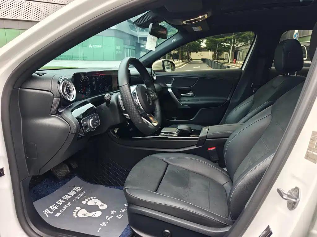 Mercedes-Benz A-Class — миниатюра 8