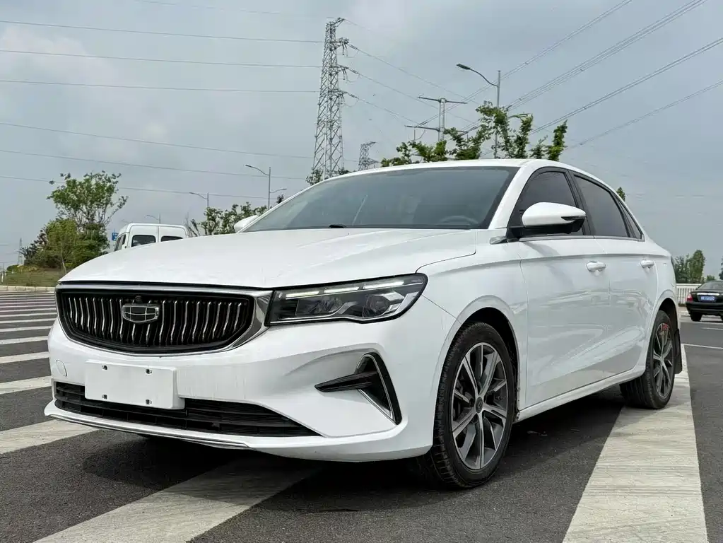 Geely Emgrand 2022