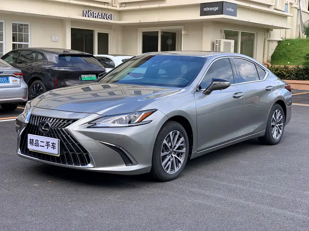 Lexus ES 2023 200