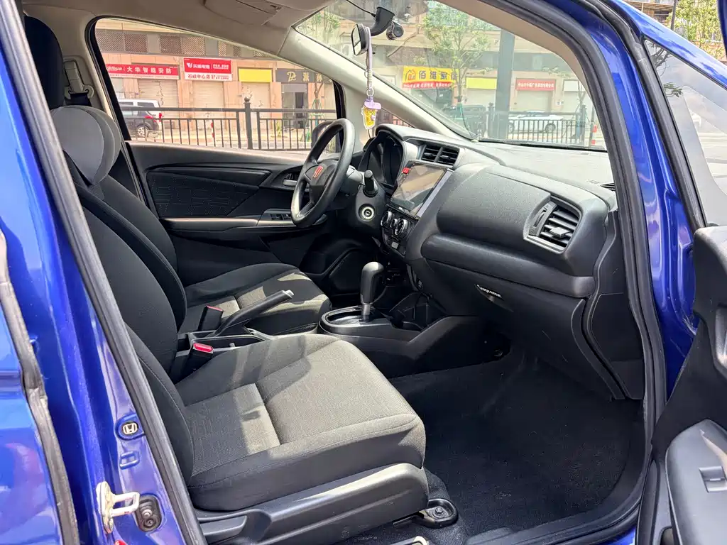Honda Fit — миниатюра 12