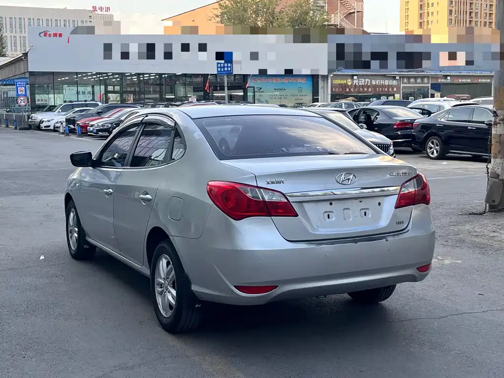 Hyundai Elantra — миниатюра 7