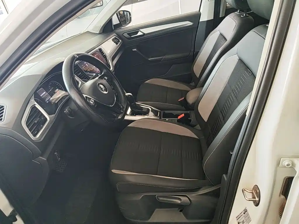 Volkswagen T-Roc — миниатюра 15