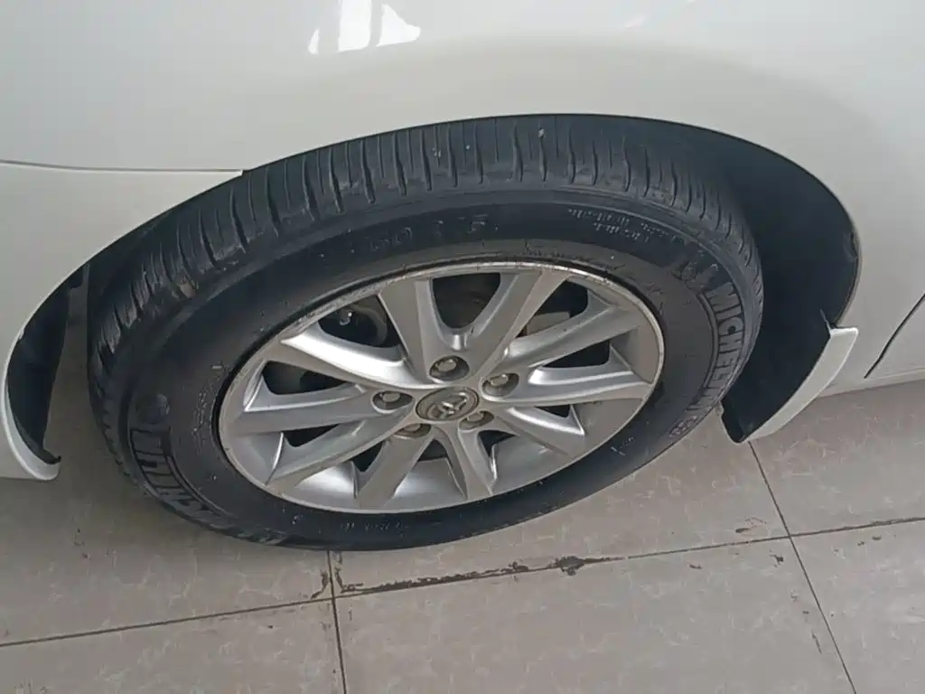 Toyota Camry — миниатюра 23