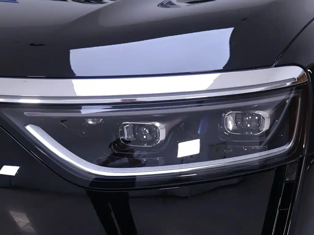 Aito M8 2025 Max+ 53.4kWh 6 мест (192 ）