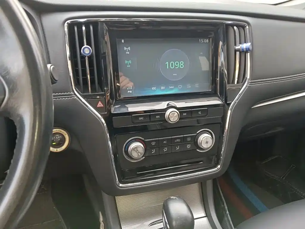 Roewe i6 Classic — миниатюра 13