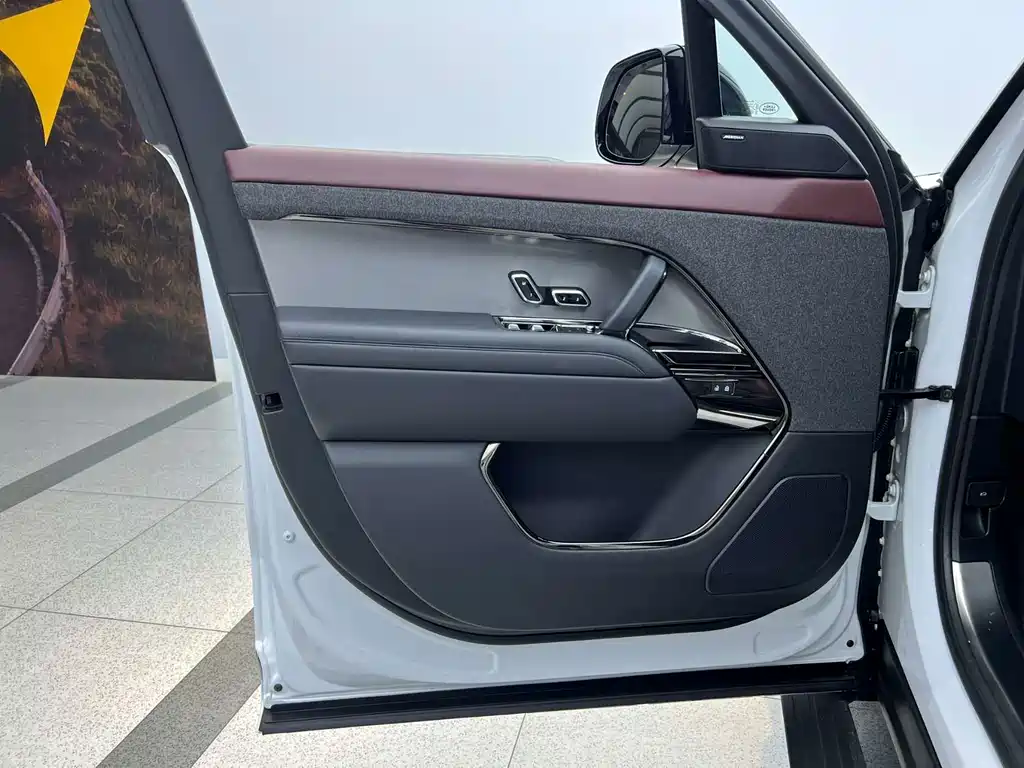 Land Rover Sport — миниатюра 12