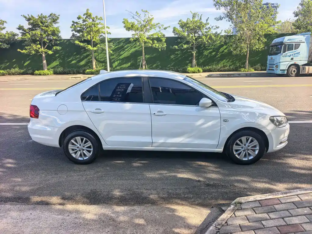 Volkswagen Jetta — миниатюра 4
