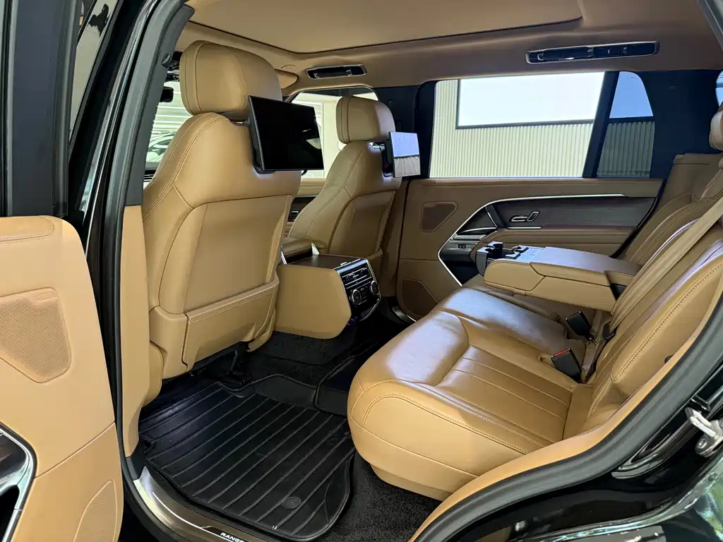 Land Rover Range Rover 2023 3.0 L6 400PS Long Wheelbase