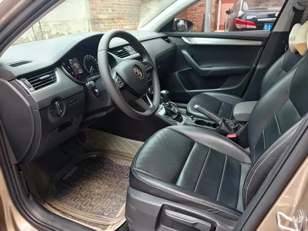 Skoda Octavia - фото 11