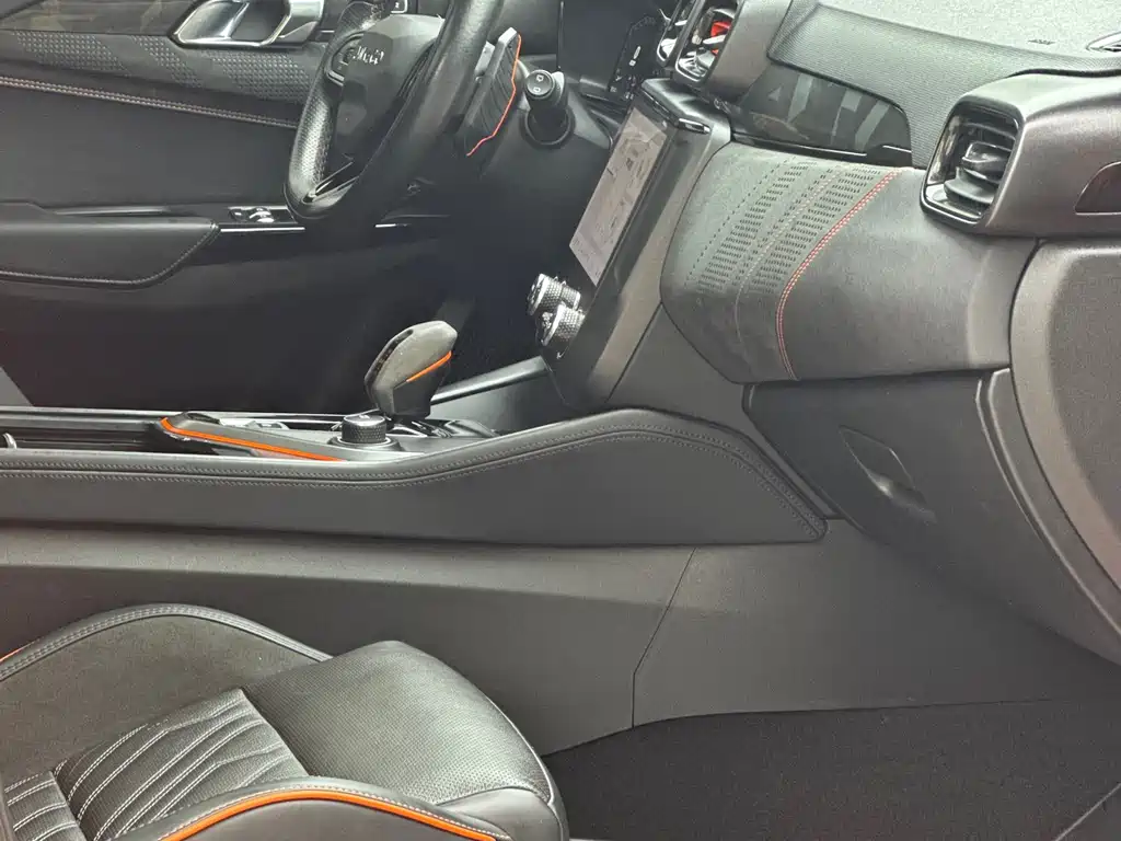 LYNK & CO. 02 HATCHBACK