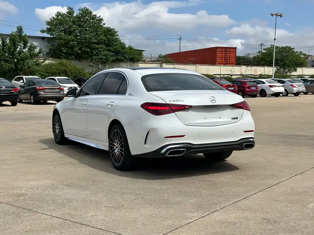Mercedes-Benz C-Class — миниатюра 12