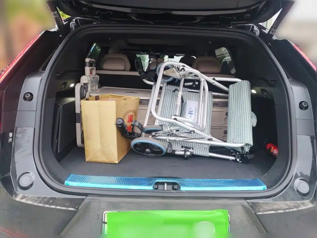 Volvo XC70 PHEV — миниатюра 20